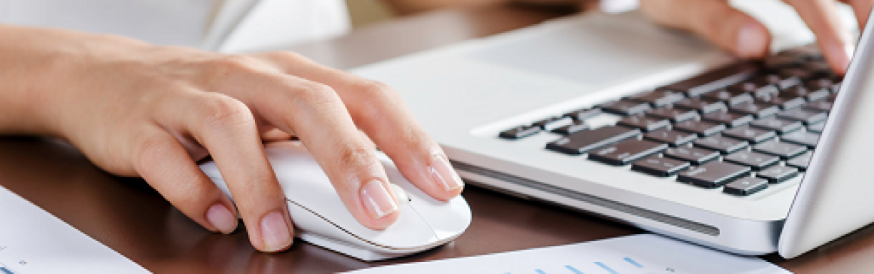 person_using_a_laptop_