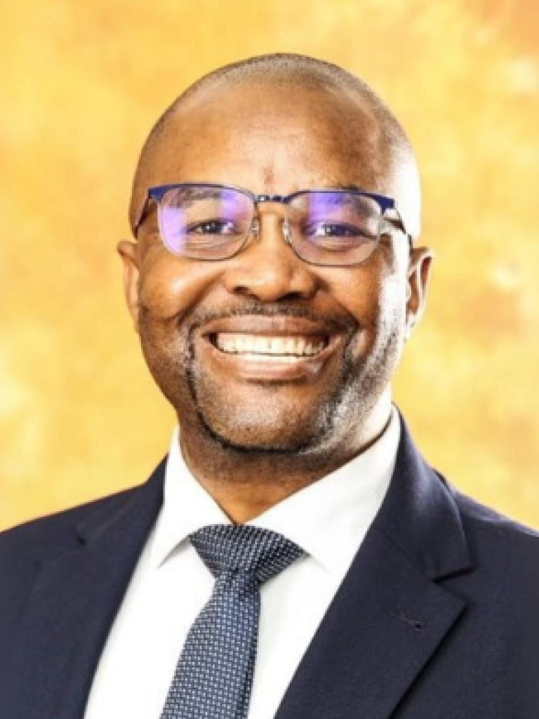 Minister Ricardo Mackenzie