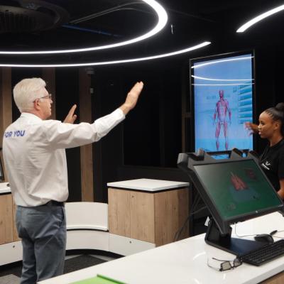 Premier interacting with tech
